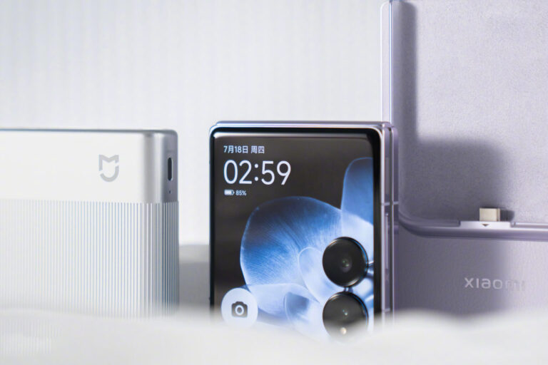 Xiaomi MIX Flip 2 akan hadir pada musim panas ini